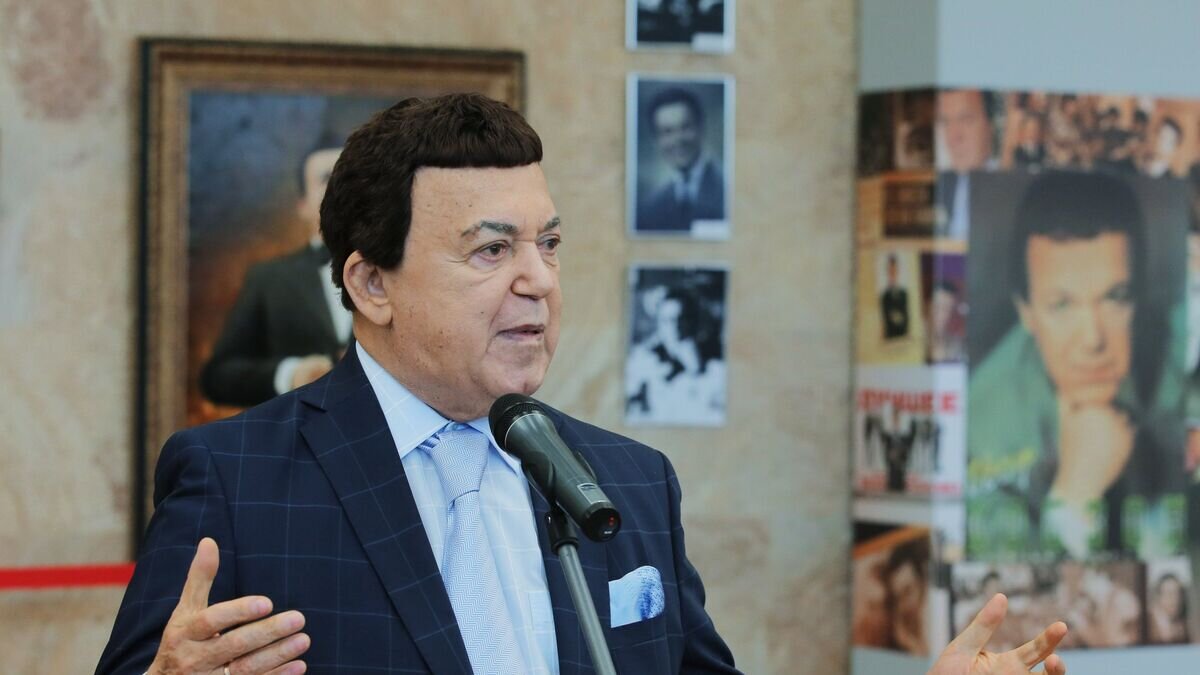    Певец Иосиф Кобзон перед концертом в Государственном Кремлевском дворце. 20 сентября 2017© РИА Новости / Виталий Белоусов