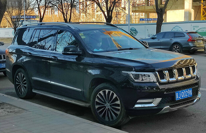    Автомобиль Beijing BJ90.Anonymousfox36/Wikipedia