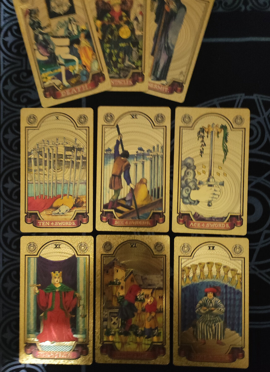 *Простите за качество фото, делались ночью в момент раскладов, сразу не проверила:( обещаю исправиться