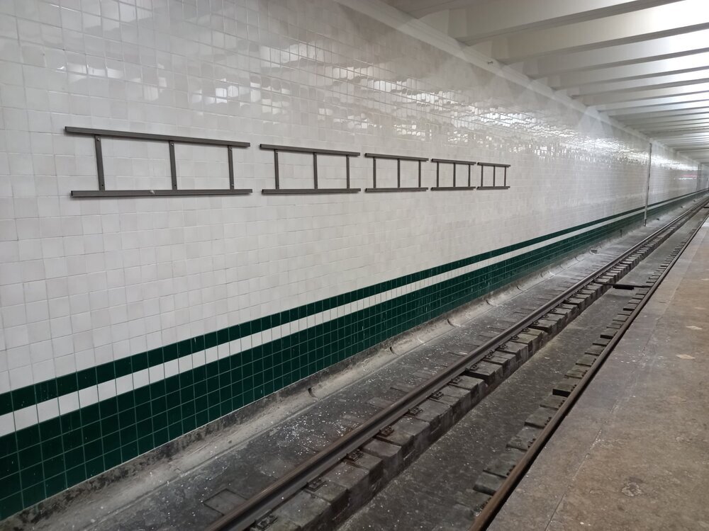 закрытая линия. закрытая линия. станция метро каховская бкл. станция каховская бкл. закрытая линия.