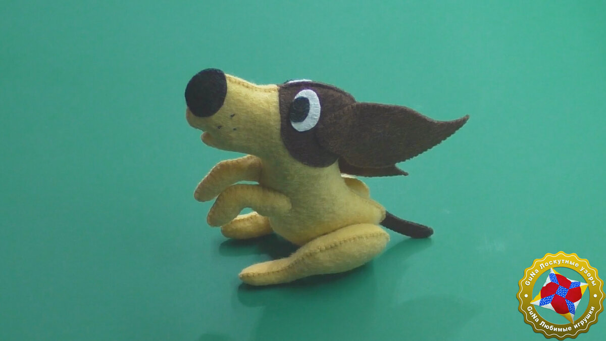 Моя веселая игрушка из фетра на детский мобиль пес бассет, умеет сидеть.