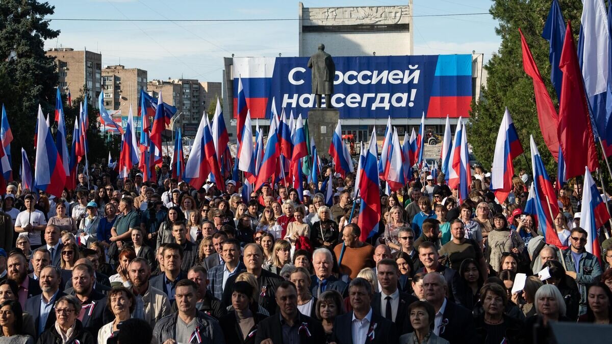    Празднование вхождения Луганской народной республики в состав России в Луганске© РИА Новости / Валерий Мельников