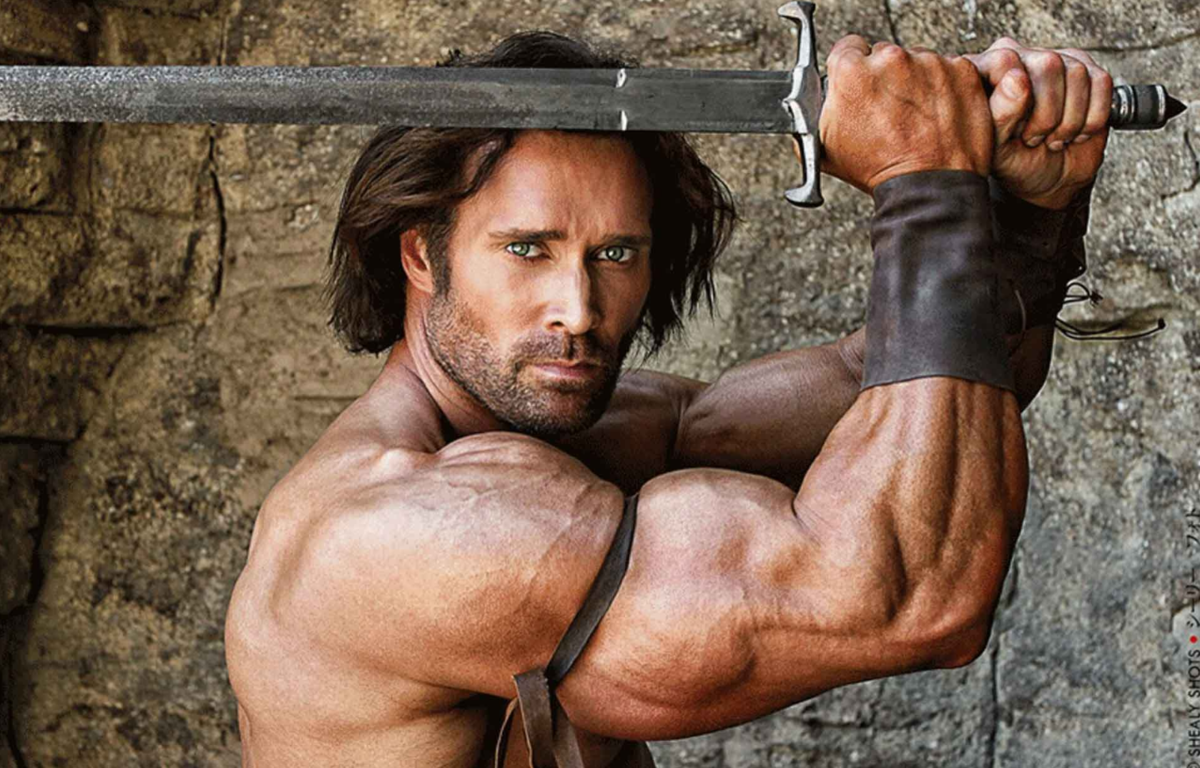 Хорош могуч свеж. Майк Ахерн. Майк Ахерн Гладиатор. Mike o Hearn