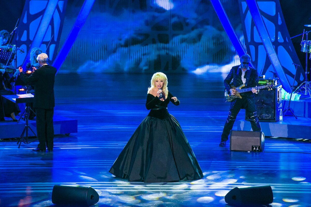 Что не песня, то спектакль. Фото Яндекс.Картинки.