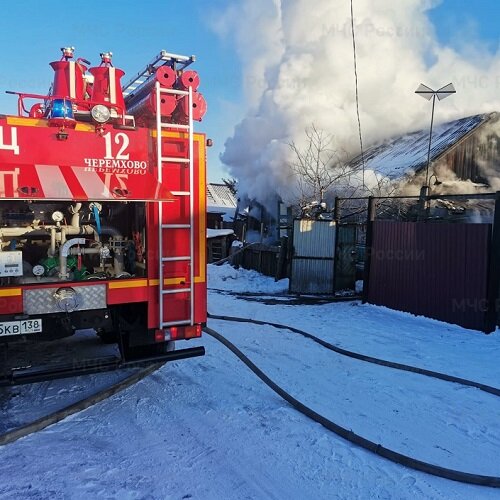 За последние пять лет на пожарах в Прибайкалье погиб 961 человек, из них 107 – несовершеннолетние. Еще 133 ребенка получили травмы. Как сообщает пресс-служба ГУ МЧС России по Иркутской области, протяжении нескольких лет регион находится на первом месте по детской гибели в стране: в прошлом году погибли 13 детей, с начала этого года – уже семь.