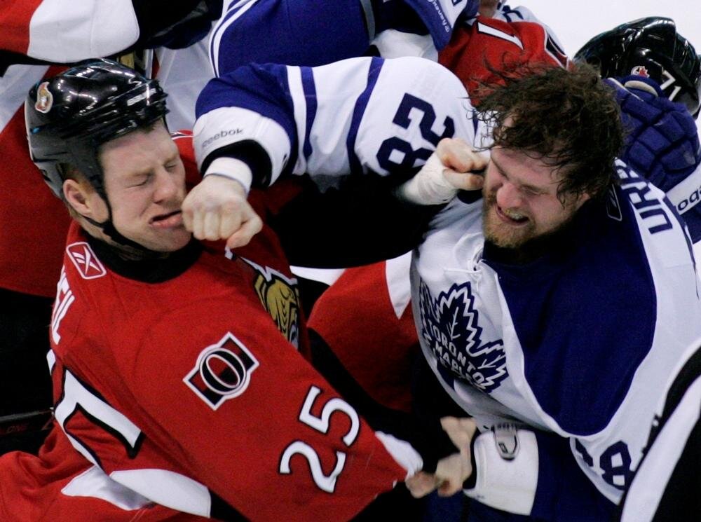 Жестокий вид спорта))