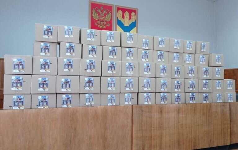    Жители Илекского района в рамках акции «Тепло родного дома» собрали посылки для бойцов СВО Кристина Просвиркина