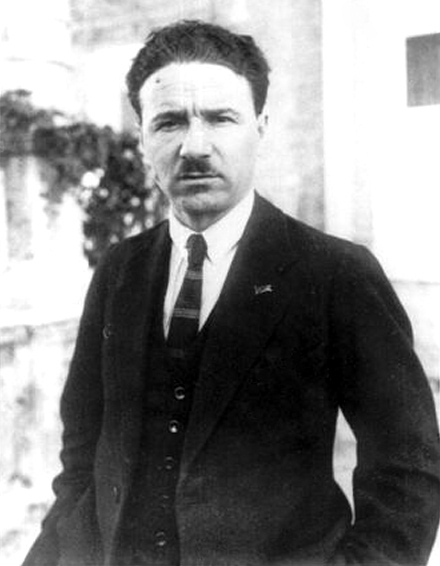 Борис Шумяцкий в Тегеране, 1924.
Авторство: Ekaterina Shumyatsky. self-made, family archive, CC BY 3.0, https://commons.wikimedia.org/w/index.php?curid=3258268