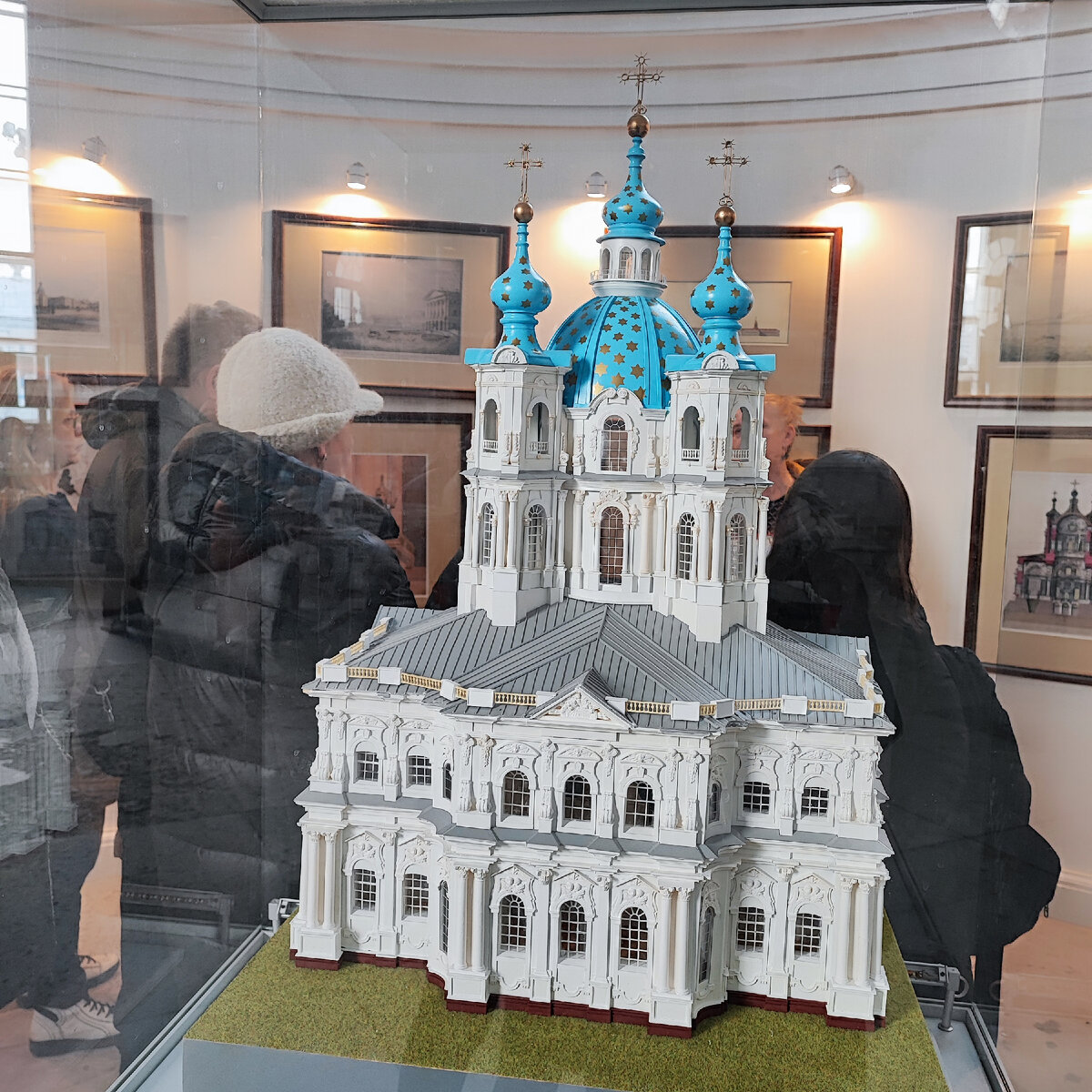 Смольный собор в 1835 году. Макет