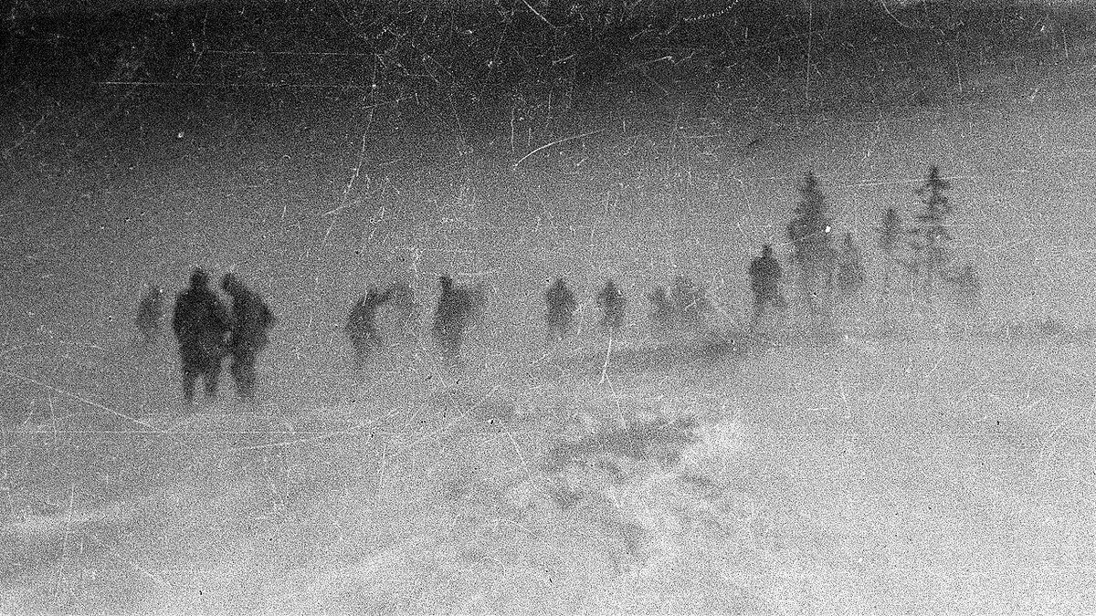 Шквальный ветер в районе горы Холатчахль.