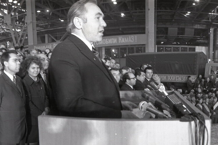 «Табеев внес огромный вклад в развитие республики. В его заслугах то, что был построен КАМАЗ, нефтяная промышленность при нем вышла на добычу в 100 миллионов тонн» Фото: Владимир Зотов