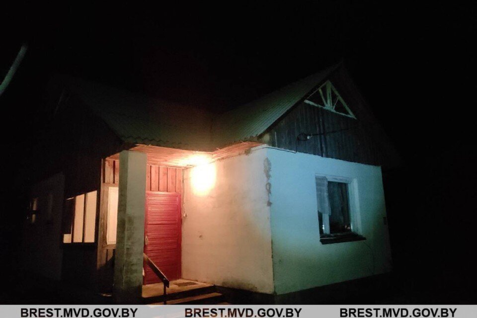     Под Ивацевичами минчанин ворвался в дом знакомого и устроил драку. Фото: brest.mvd.gov.by