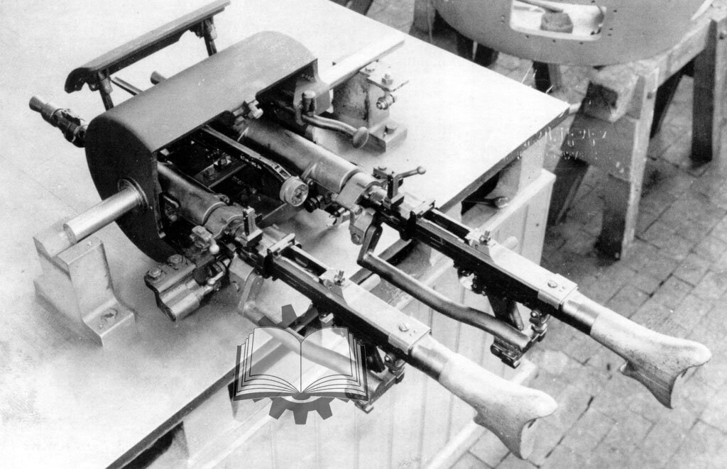 Развитие данной идеи - спарка пулеметов MG 34 в установке Z.W.
