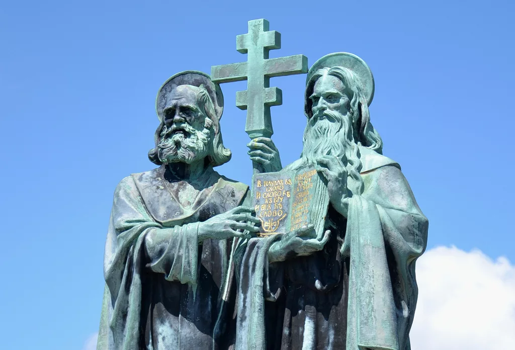 Братья монахи Кирилл и Мефодий памятник