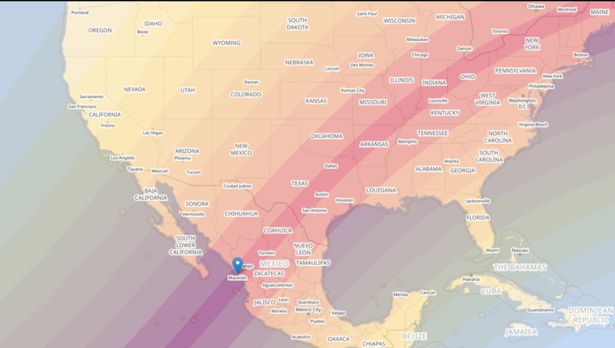 Полное солнечное затмение в апреле 2024 года будет видно по очень тонкой темной полосе, проходящей через центр этой карты: путь тотальности. Масатлан ​​выделен булавкой. Части Северной Америки за пределами центральной полосы испытают частичное затмение.