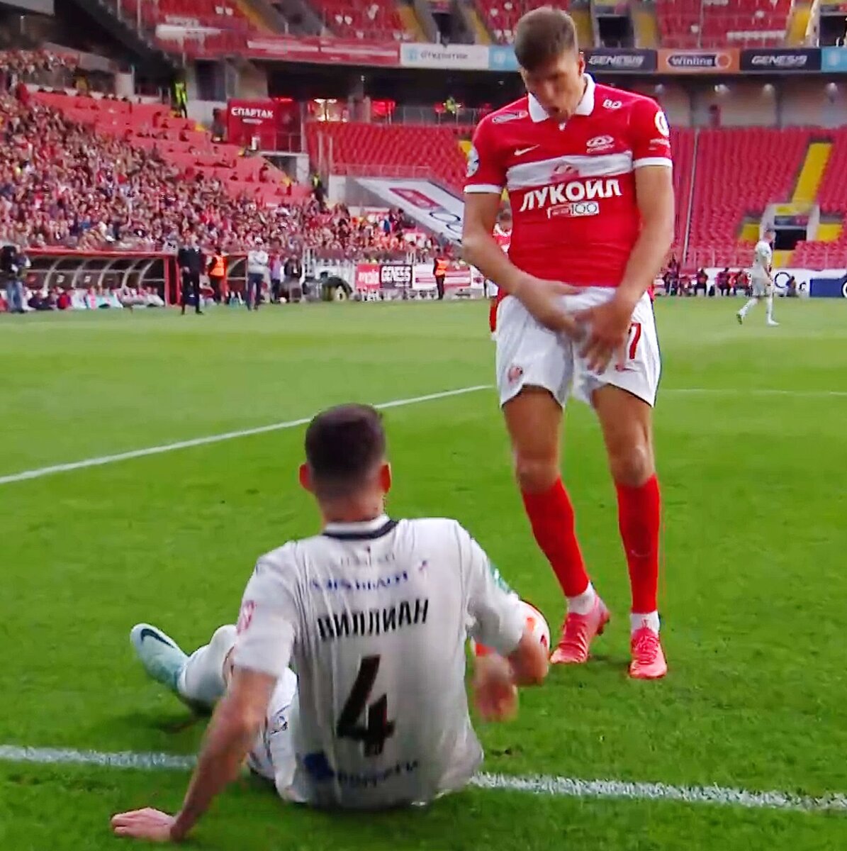 Ощущение, что Соболев не нащупал то, что пытался найти...