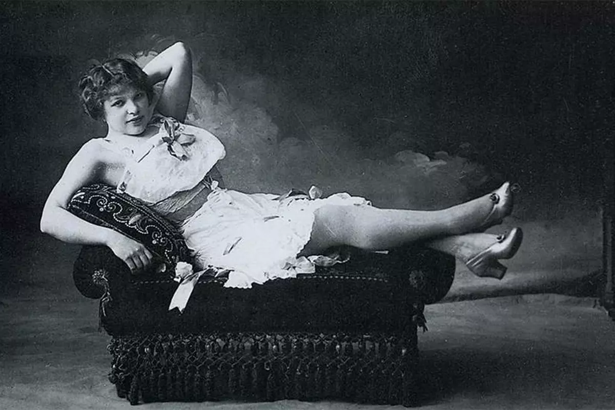 комната в борделе. публичный дом 18. публичный дом. публичный дом 18. бордели в китае.