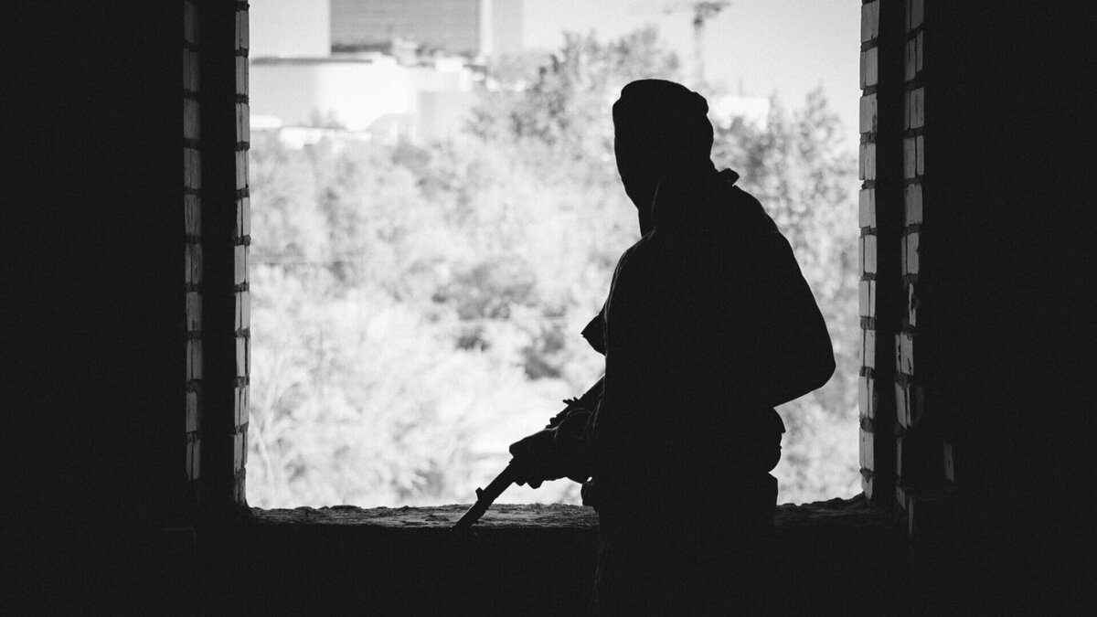     Как минимум 14 военнослужащих из Псковской области погибли при попытке украинских диверсантов прорваться на территорию Белгородской области. Об этом сообщил псковский губернатор Михаил Ведерников.