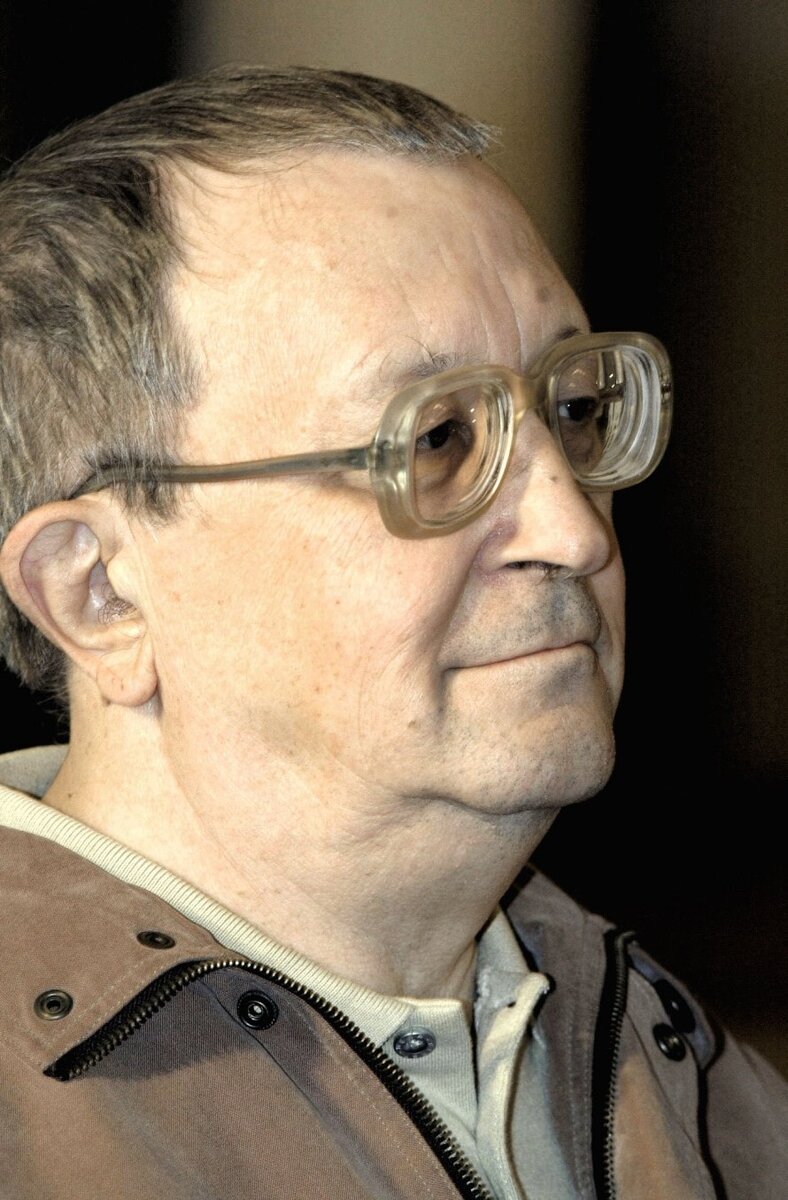 Борис Стругацкий - советский и российский писатель, сценарист, переводчик, автор текста "Тотального диктанта" в 2010 году.