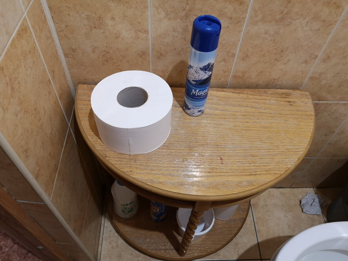 Да такой здоровенький рулон 