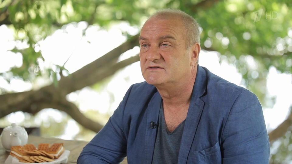                                                                                                                                                            Александр Балуев
