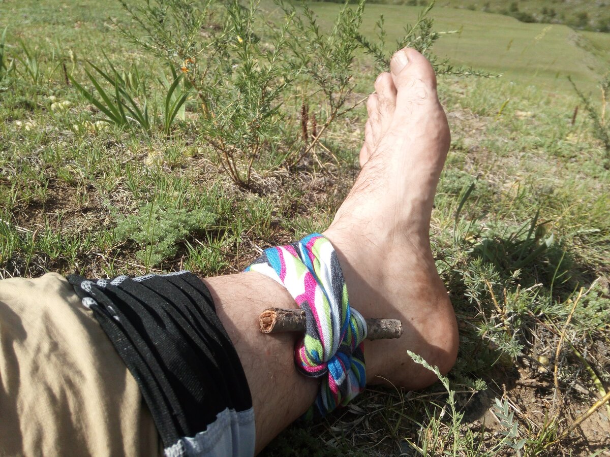 50 километров пешком. отдых расстояние 800 км лес озеро карелия. 150 км пешком. идти пешком. 50 километров пешком.