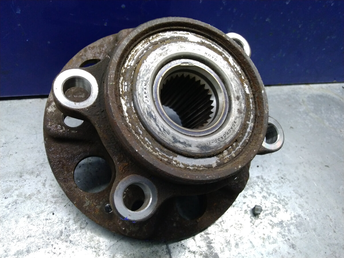 Ступица с подшипником в сборе 