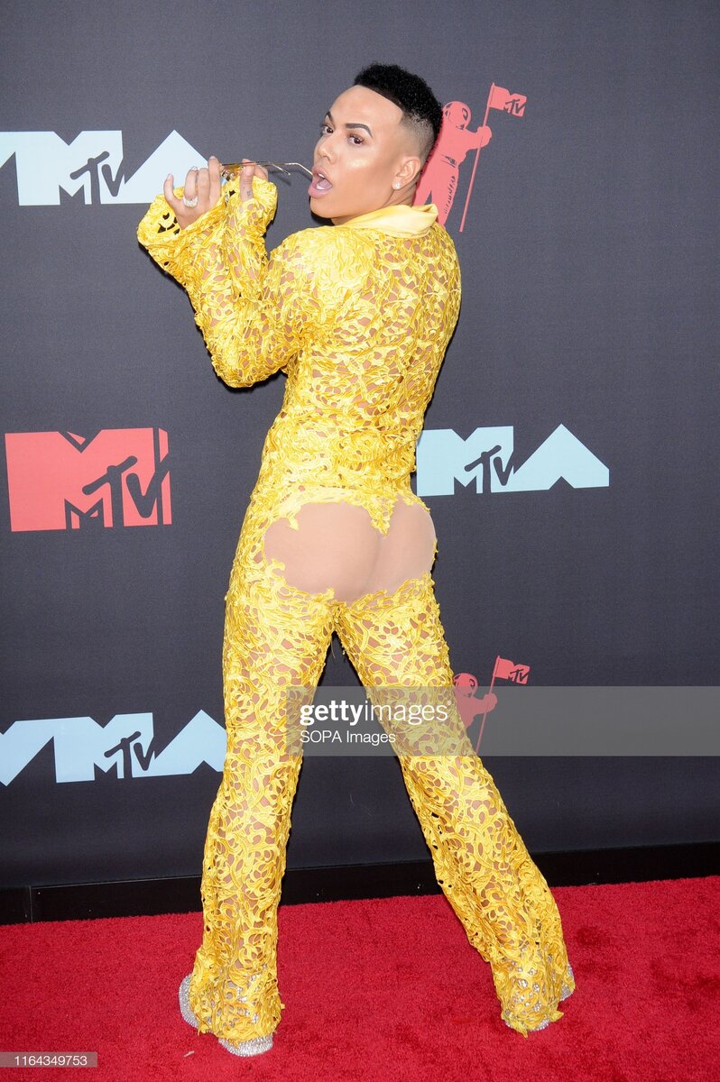 MTV VMA || лютая красная дорожка.