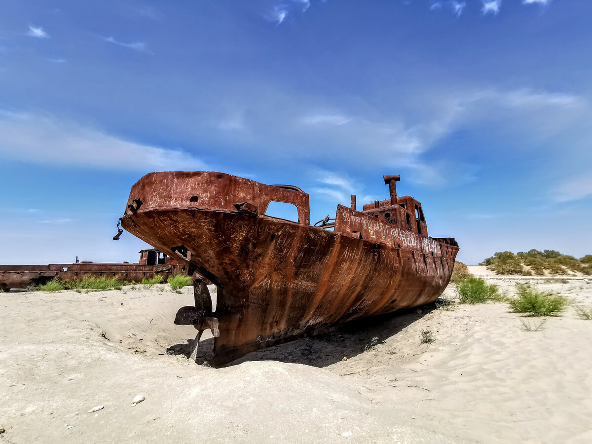 корабли на аральском море