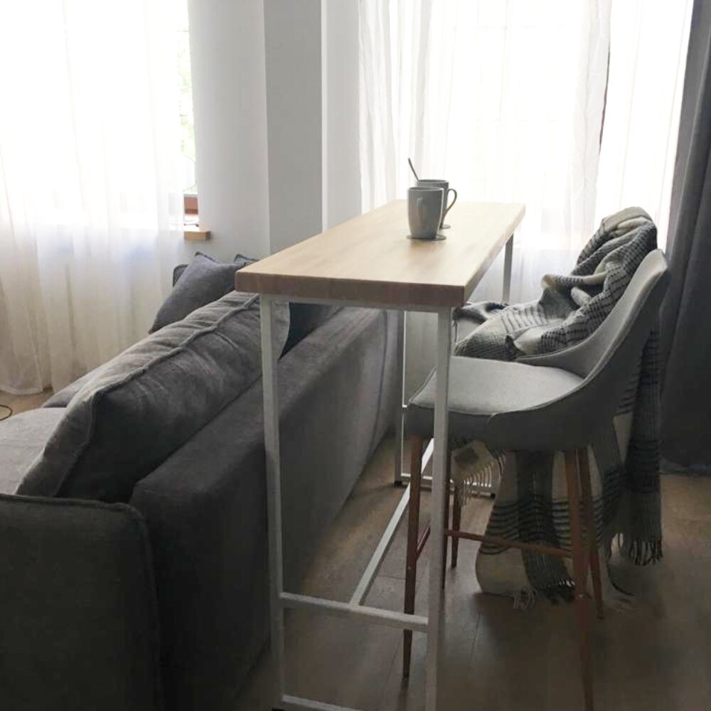 Наш стол создал уют и наполнил простором одну из московских квартир-студий