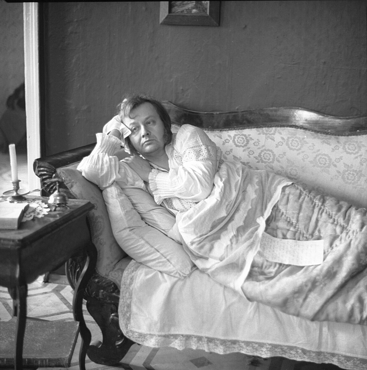 Образ главного героя идеально воплощён Олегом Табаковым в одноименном фильме.