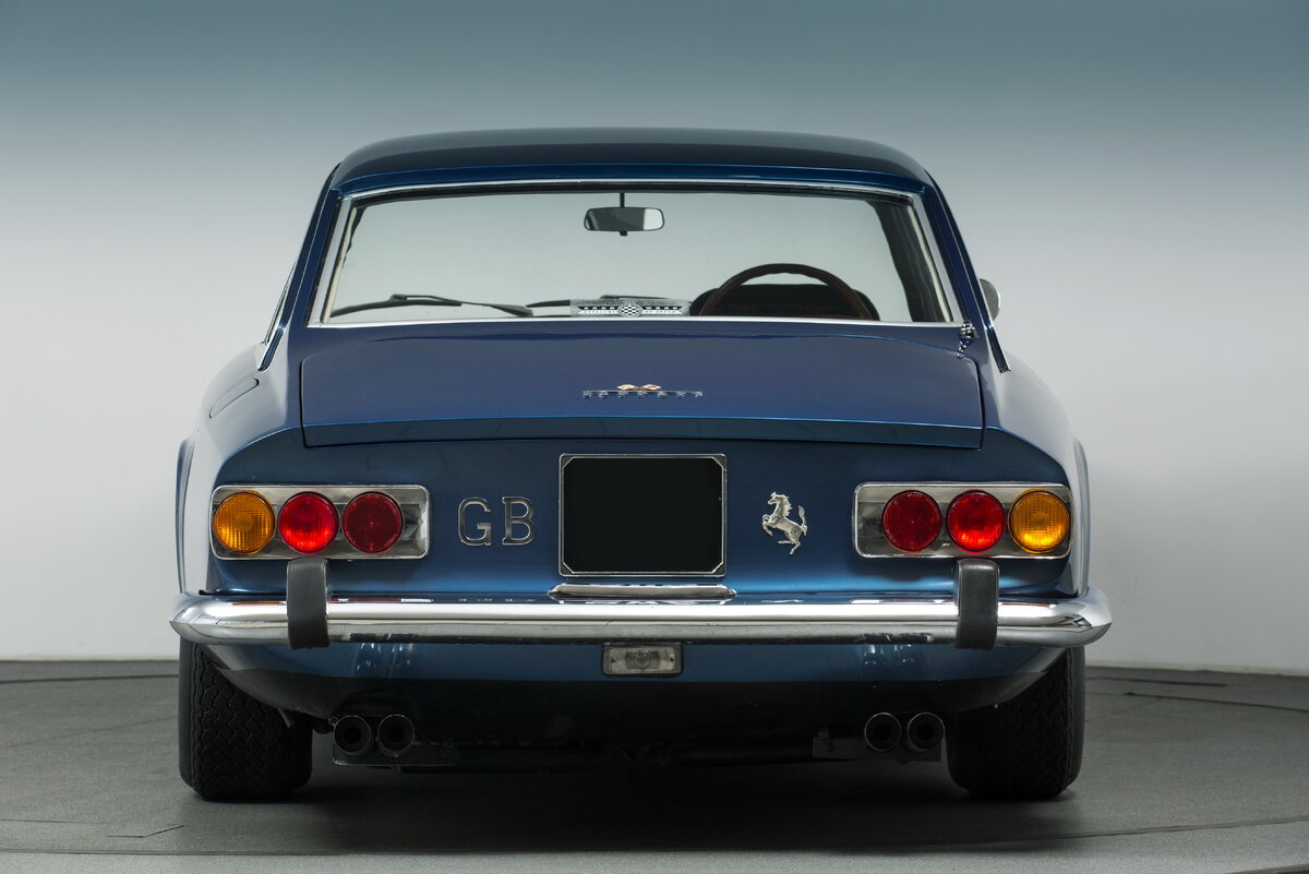 Ferrari 365 GT 2+2