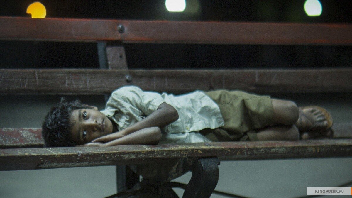 Лев фильм 2016. Фильм лев постер. Лев фильм 2016. Фильм лев про индийского мальчика. Лев сару бриерли.