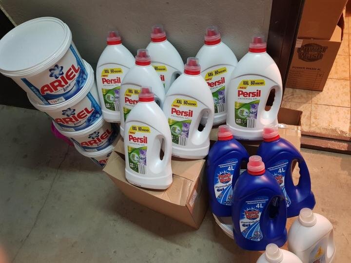 Жидкий порошок персил. Dosia 1,8кг стиральный порошок для белого автомат. Colon средство для стиральной машины. Моющие средства для машины автомат. Моющие средства для машины автомат.