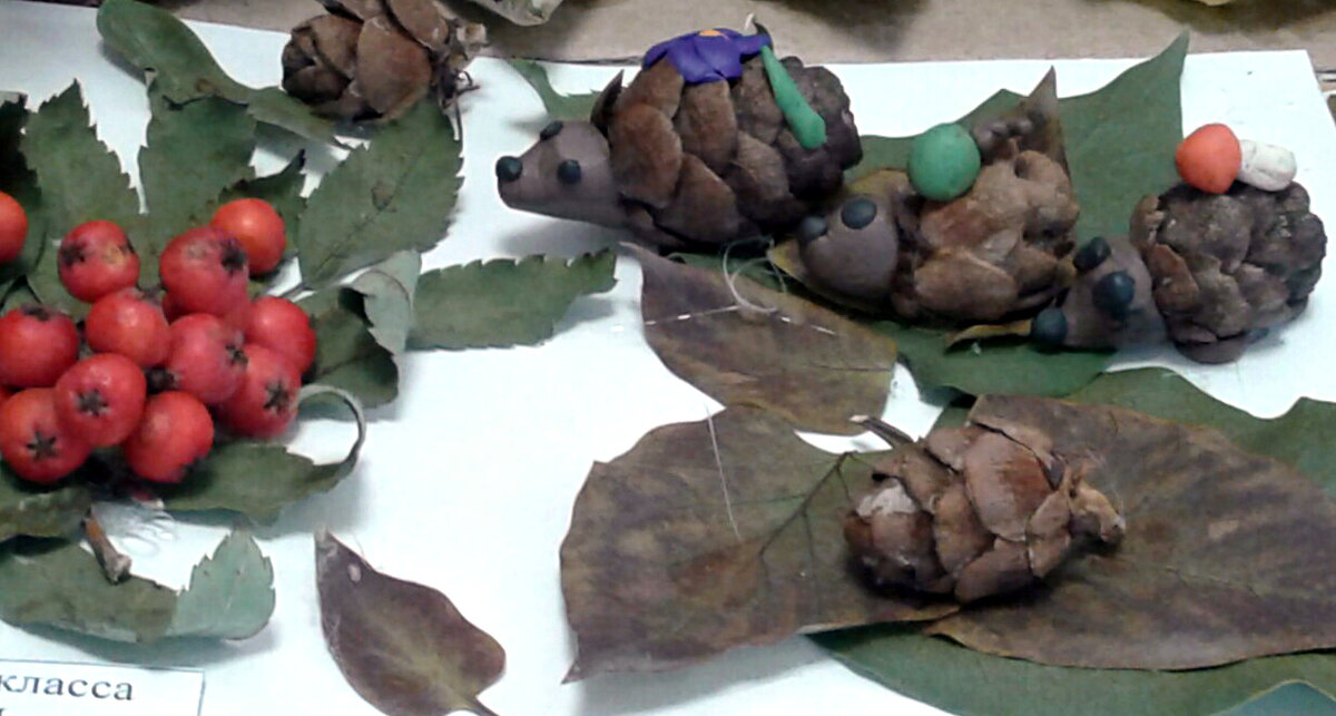 осенние поделки с детьми, ежики из шишек