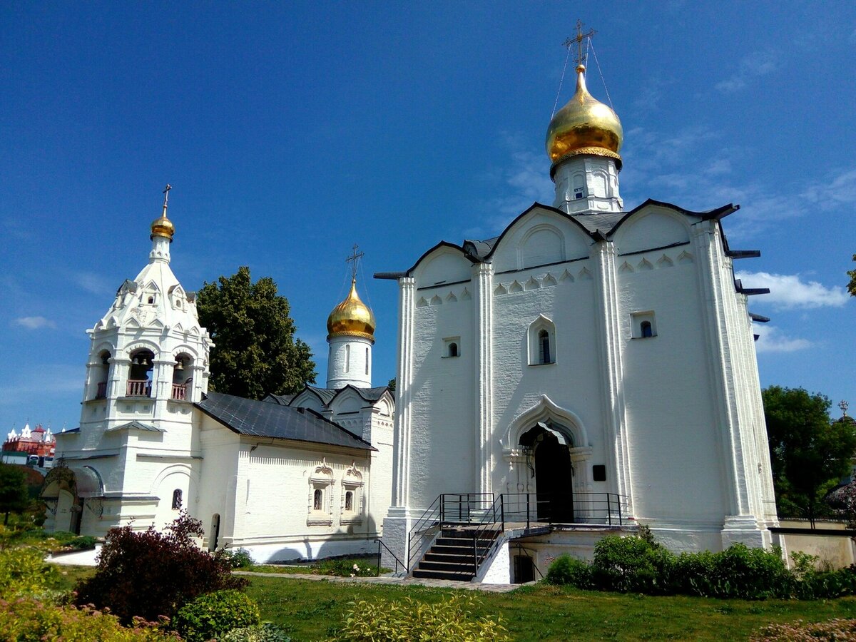 Введенский храм и церковь Параскевы Пятницы