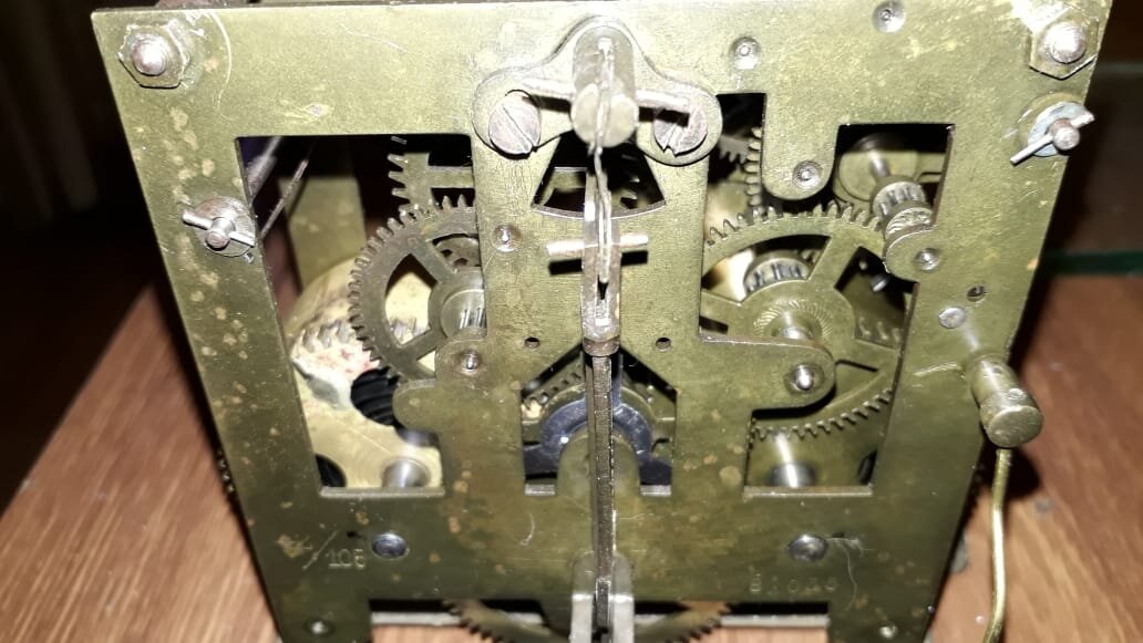 Особенности ремонта напольных часов