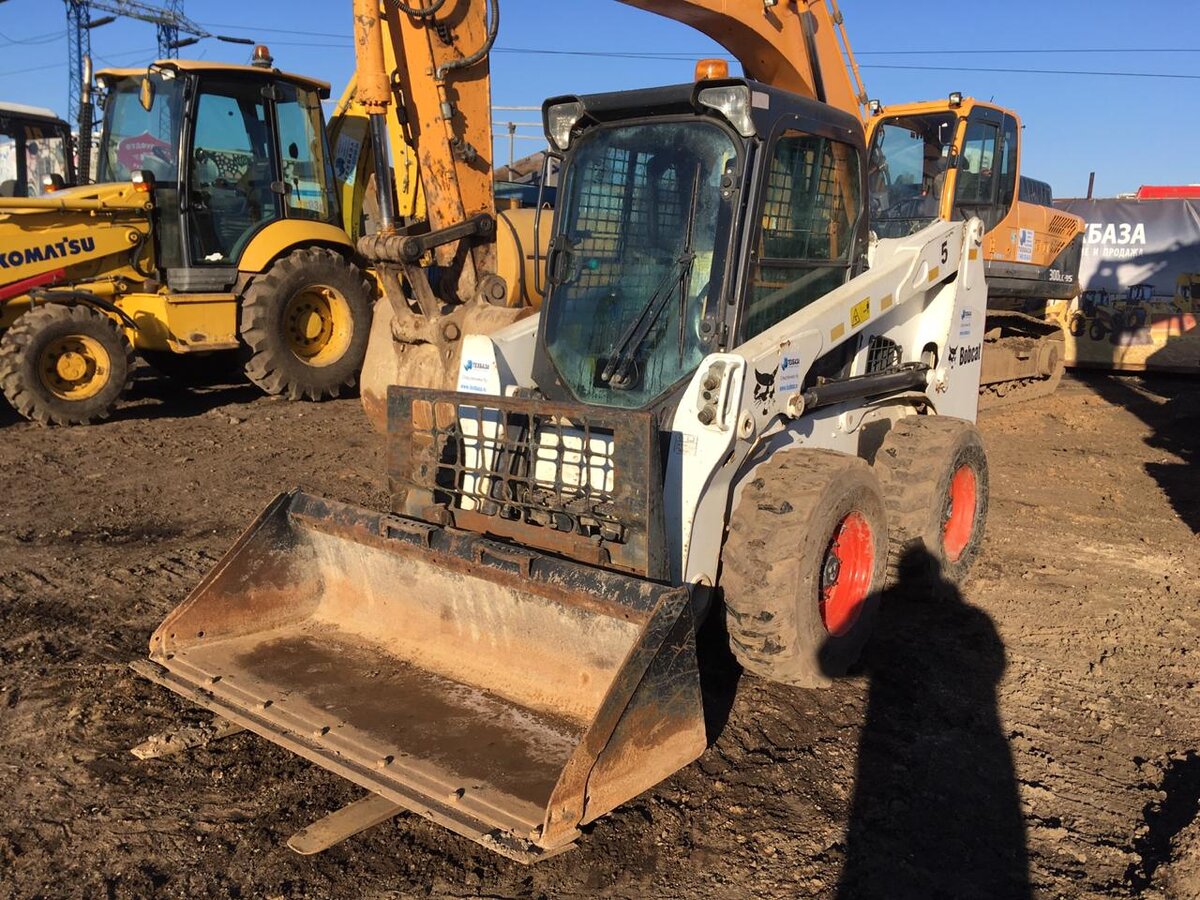 стоянка спецтехники компании Техбаза 