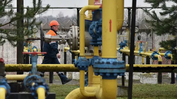 Пакетные договоренности не включают пункт о прямых поставках газа Киеву, хотя в протоколе и зафиксирована возможность достижения соглашения по этому вопросу, отметил министр энергетики и защиты окружающей среды Украины Алексей Оржель.Что касается вопроса тарифа, то он вырастет."Также важно, учитывая то, что у нас есть определенное уменьшение гарантированных объемов транспортировки. Стороны понимают, что тариф должен расти. То есть будет некоторое увеличение тарифа на транспортировку, конечное определит регулятор. Есть четкое понимание сторон", — заявил Оржель.12:44Эксперт оценил договоренности России и Украины по газу