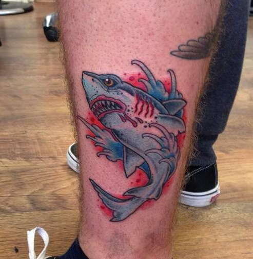 Положительная и отрицательная трактовка татуировки с акулой