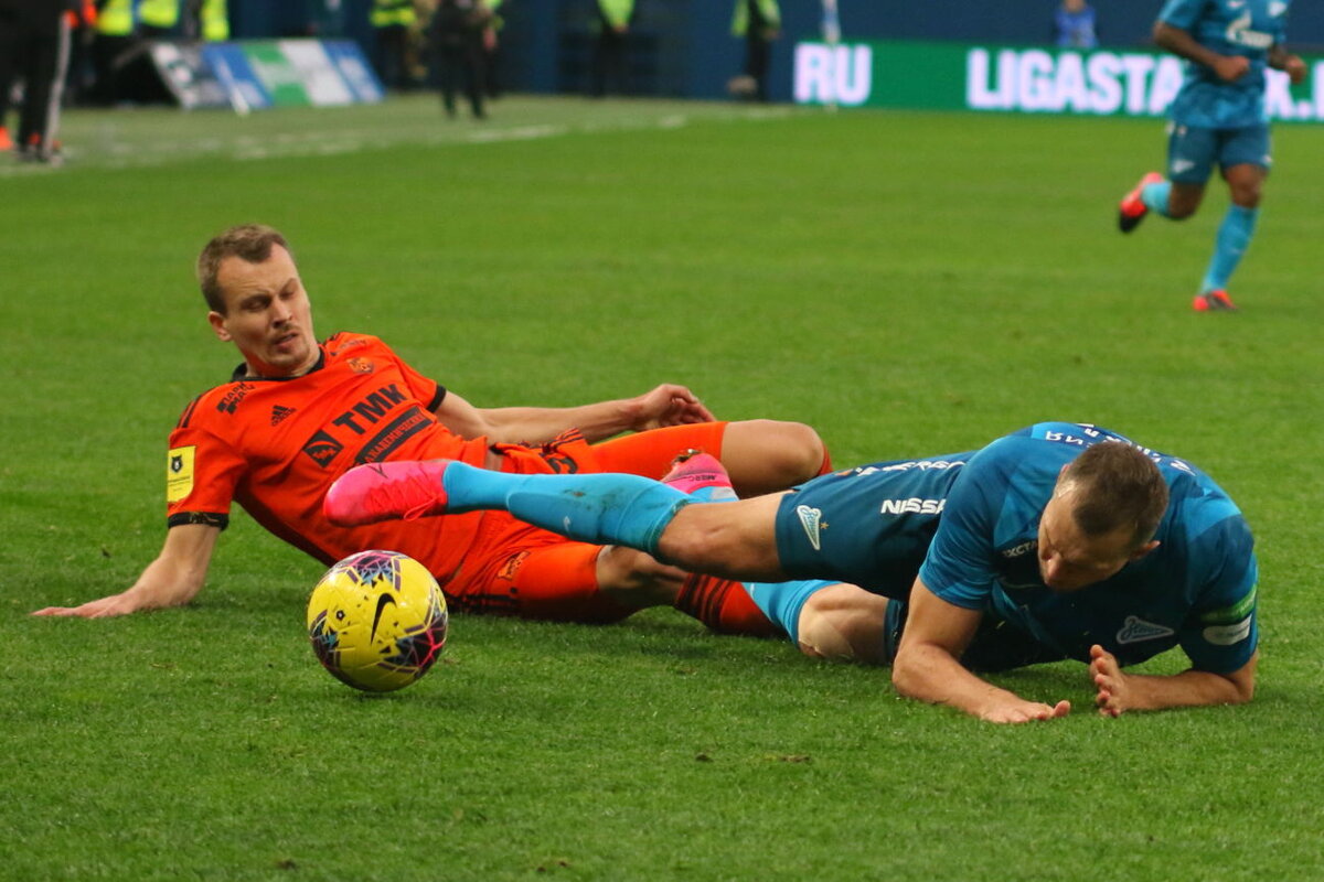 Артём Дзюба в борьбе