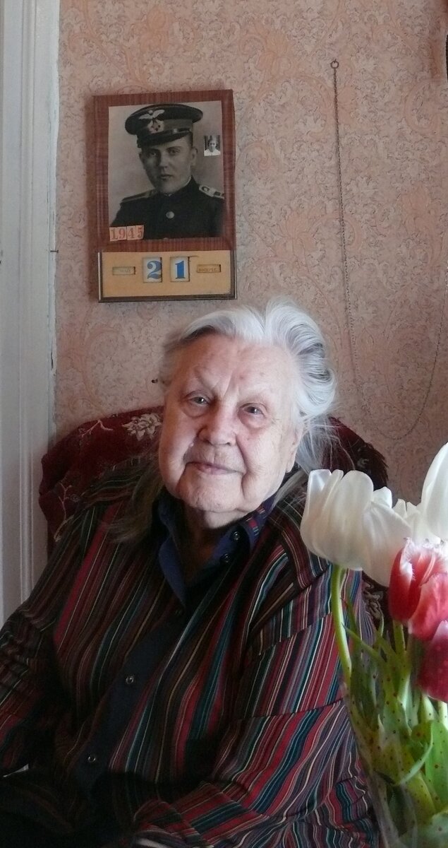Ветеран труда Римма Петровна Сергеева во время Великой Отечественной войны была ещё школьницей. Фото Ивана Загребина. 2020 год. 