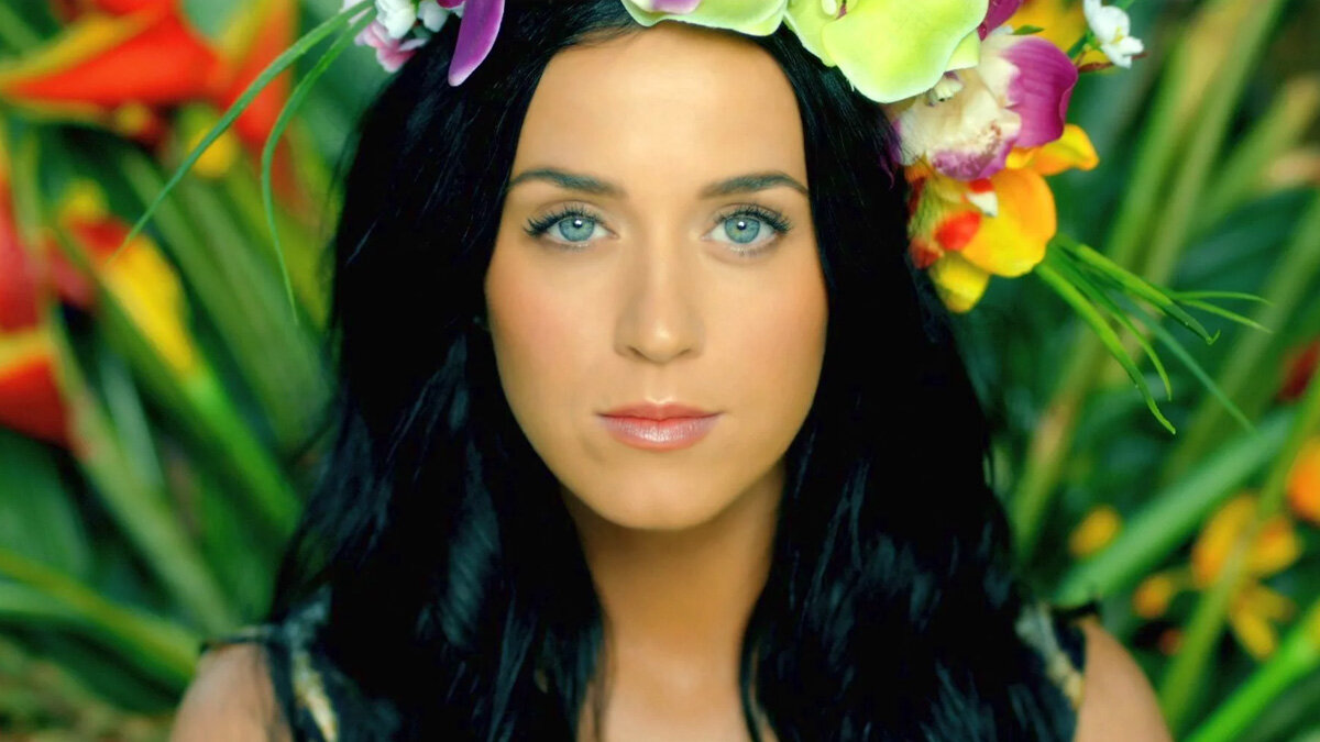 Кэти в клипе Roar (2013)