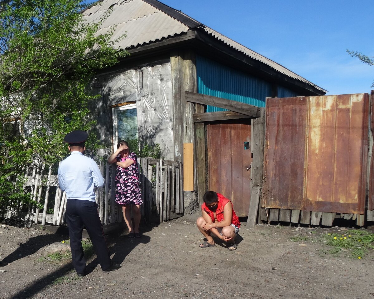 Семья старых знакомых. Сейчас подросток дома, с ним все в порядке