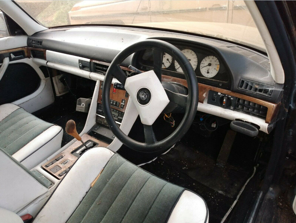 1000SEL был тем, что пожелает клиент. Заказать можно было что угодно, были бы деньги. 