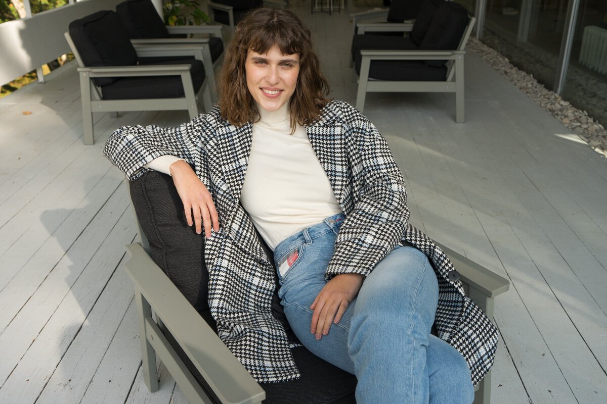 пальто Zarina, арт. 12185537
Водолазка Tom Farr, арт. 12211467
Джинсы Tommy Jeans, арт. 12189175