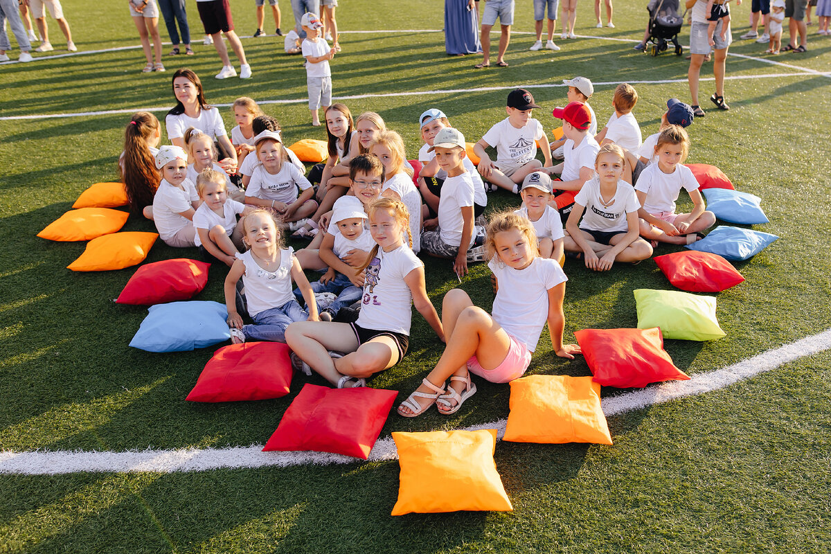 На день строителя компания "Новый город" организовала флешмоб с жителями микрорайона.