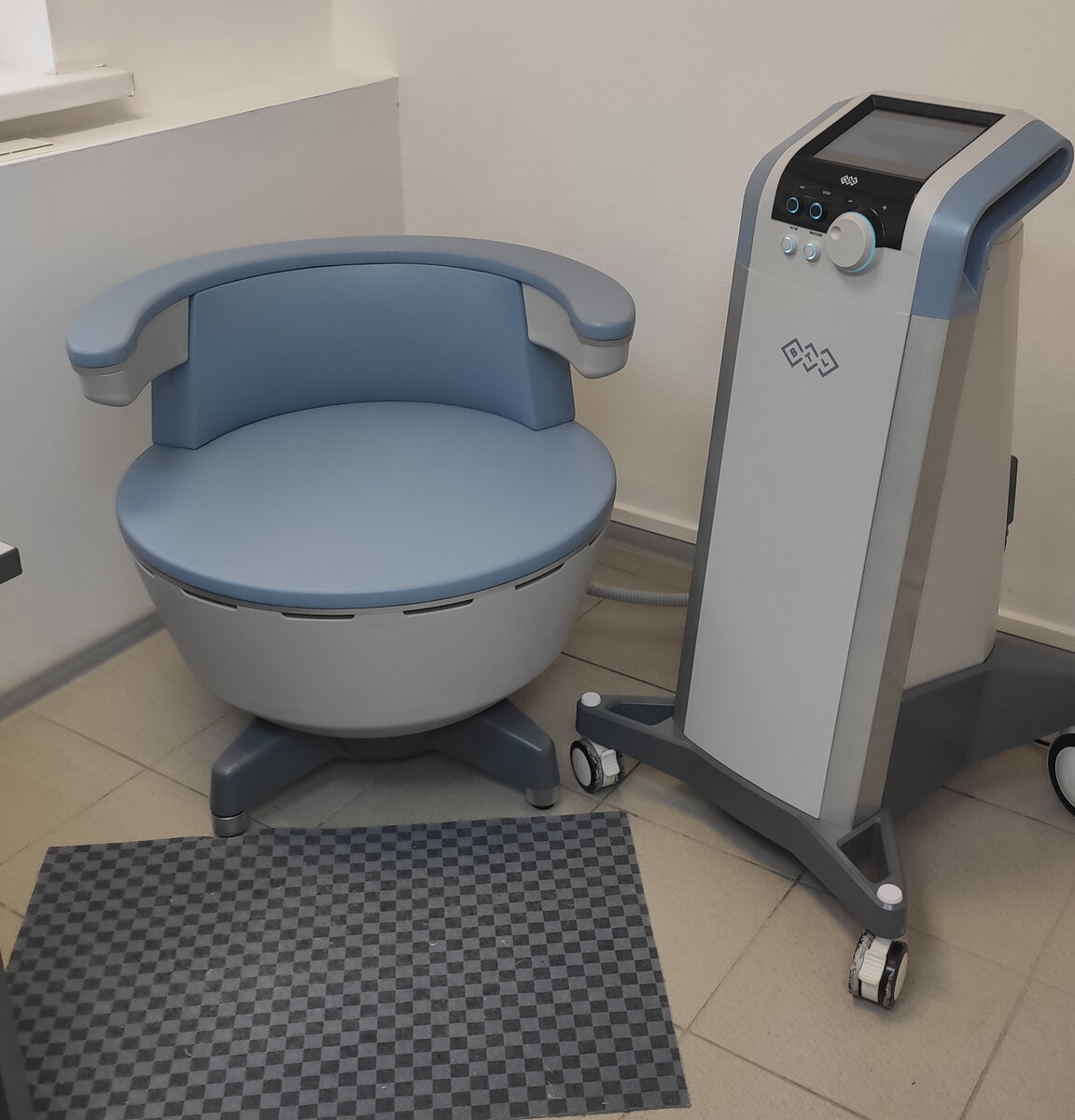 массажное кресло - тренажёр BTL Emsella