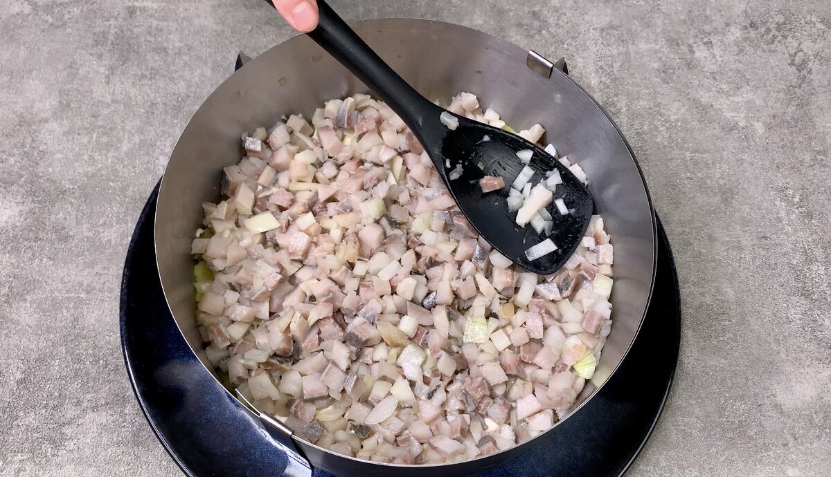 Знаменитая, всеми любимая и очень вкусная селёдка под шубой: показываю, как  я готовлю и подаю этот Новогодний салат | Еда, я тебя омномном! | Дзен