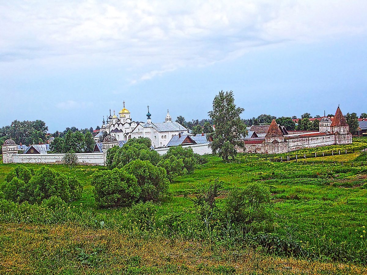 Покровский  монастырь  в  Суздале. Фото 2011 г.